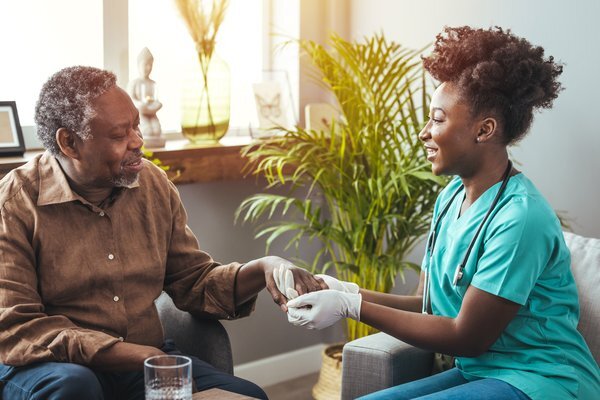 dementia-home-healthcare-nurse-elderly-patient